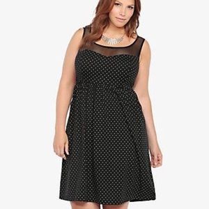 Polka dot dress with pockets!